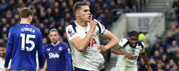 Micky van de Ven scores twice as Tottenham overpower Everton