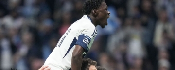 Müller scores as Vancouver routs Dallas in first-round opener