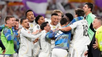 A statement Clasico win for Madrid; Liverpool lose again; more