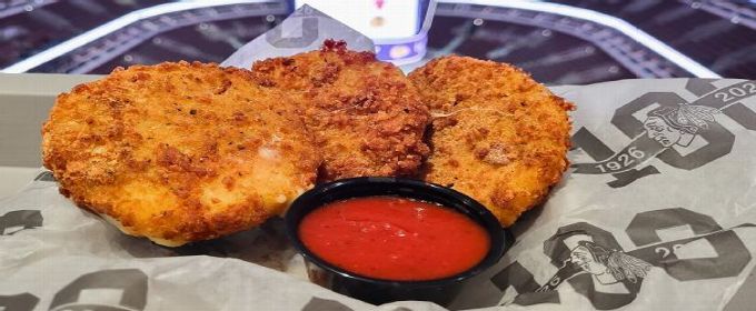 Blackhawks' mozzarella pucks top new NHL, NBA arena food