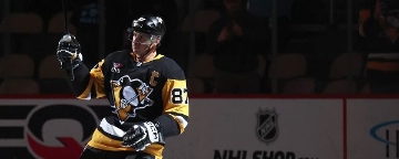 Penguins' Crosby 9th player to reach 1,700 points