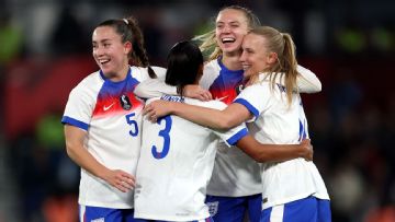 England back on track in 3-0 win over Australia