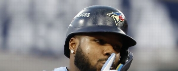 Jays, 'team of uncommon men,' rebound to tie WS