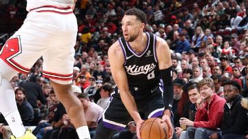 Zach LaVine's happy return to Chicago leads 'welcome back' moments