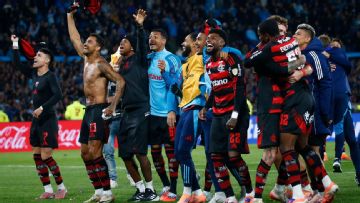 Flamengo holds on to advance to Copa Libertadores final