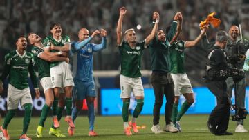 Palmeiras overcomes 3-0 deficit to seal all-Brazilian Libertadores final