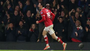 Moore hat trick sees Wrexham stun Championship leaders Coventry