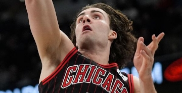 Bulls start 5-0 for 1st time since '90s Jordan era