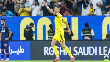 Ronaldo's last-gasp penalty keeps Al Nassr perfect