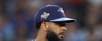 Jays join Dodgers in wearing Vesia's '51' on caps