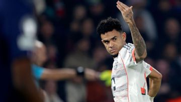 Bayern's Luis Díaz gets 2 goals, red card in 1st half vs. PSG