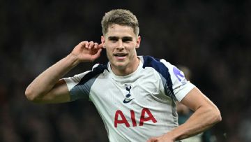 Transfer rumors, news: Real Madrid eye Spurs star Van de Ven