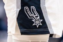 Snowstorm grounds Spurs; game vs. Magic on Sunday delayed