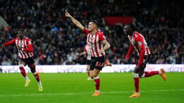 Le Bris hoping Xhaka Arsenal links can propel Sunderland to win