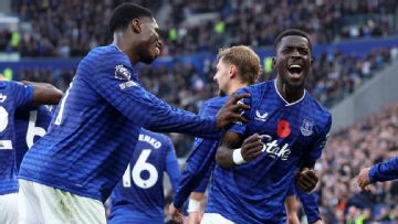 LIVE European soccer updates: Everton lead vs. Fulham
