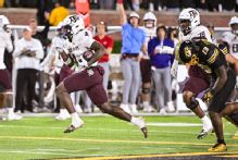 Mike Elko bristles at past, urges 9-0 Texas A&M to 'finish'