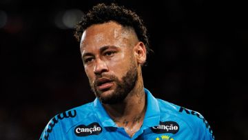 Angry Neymar storms off with Santos threatened by relegation