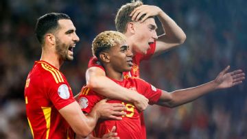 Spain players defend Lamine Yamal amid injury furore