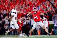 Georgia gets 'down and dirty' in 35-10 victory over Texas