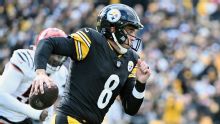 Steelers' Rodgers injures hand, sits out 2nd half of victory
