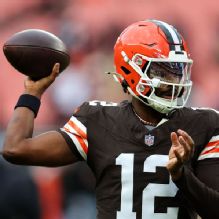 Browns' Shedeur Sanders debuts after Dillon Gabriel concussion
