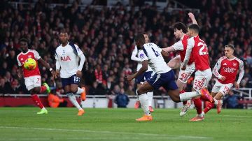Arsenal vs Tottenham Hotspur LIVE UPDATES! Arsenal dominate early on in North London Derby
