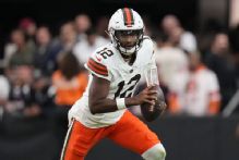 Browns QB Shedeur Sanders focused on Bears, not final four games