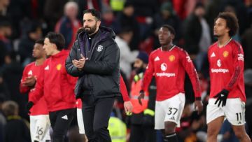 United showing in Everton loss 'smelt of complacency' - Neville