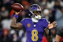 Lamar Jackson stays mum on deal talks, says 'love' for Ravens has never wavered