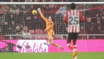 USMNT star Tyler Adams scores from near halfway line for Bournemouth