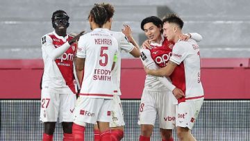 PSG dealt rare defeat vs. Monaco after Takumi Minamino winner