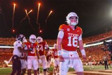 Texas QB Arch Manning will return to school for 2026 season