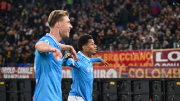 David Neres downs Roma to send Napoli level with AC Milan atop Serie A