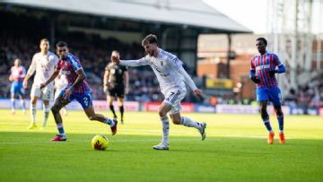 Mason Mount and Bruno Fernandes made up Man United free-kick on the spot
