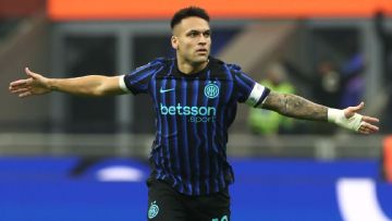 Transfer rumors, news: Barcelona eye Martínez in striker search