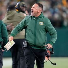 LaFleur, Packers get best of Johnson, Bears to top NFC North