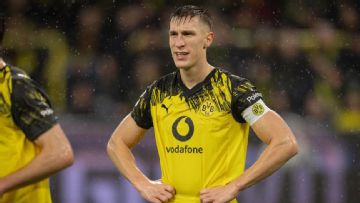 Transfer rumors, news: Liverpool eye Schlotterbeck, Singo