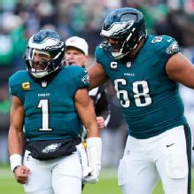 Jalen Hurts puts Chargers clunker in past, shines for Eagles