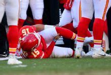 Mahomes has surgery for torn ACL; LCL also repaired, per source