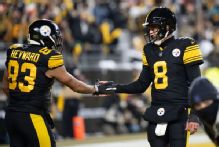 Aaron Rodgers, Steelers beat Dolphins with help of 'castoffs'