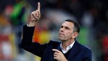 Gustavo Poyet: "Me dejó anonadado la cantidad de veces que los jugadores fueron a ver al entrenador con quejas"