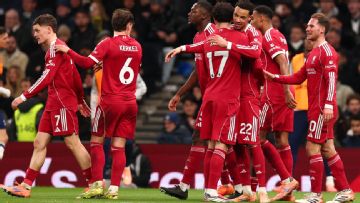 Liverpool's win doesn't hide their issues; Barca ride luck; more