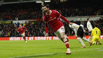 Wrexham come back from two goals down to beat Sheffield United 5-3