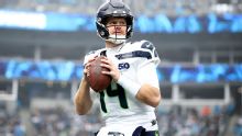 Sam Darnold está mejor pero limitará los pases en entrenamientos