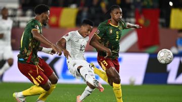 Former Bafana Bafana stars Teko Modise, Steven Pienaar criticise substitutions, wasteful performance against Cameroon