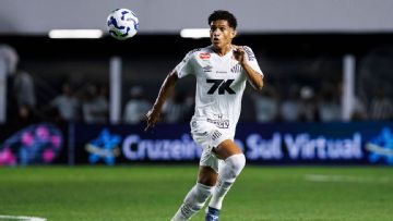 Tottenham make €15m offer for Santos defender Souza - sources
