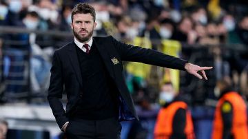 Man United vs. Man City: TV channel, kick-off time, live stream, referee, injury and team news