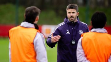 Michael Carrick not a long-term option at Man United - Gary Neville