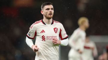 Andy Robertson to stay at Liverpool after Tottenham move collapses - reports