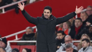 Does anyone want to win Premier League? Arsenal, Man City, Villa falter to let United in